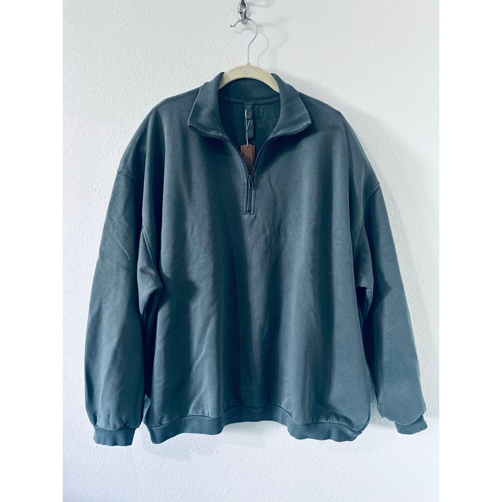 Skims Boyfriend Oversized 1/2 zip fleece pullover.Size X-Large. Color Zircon